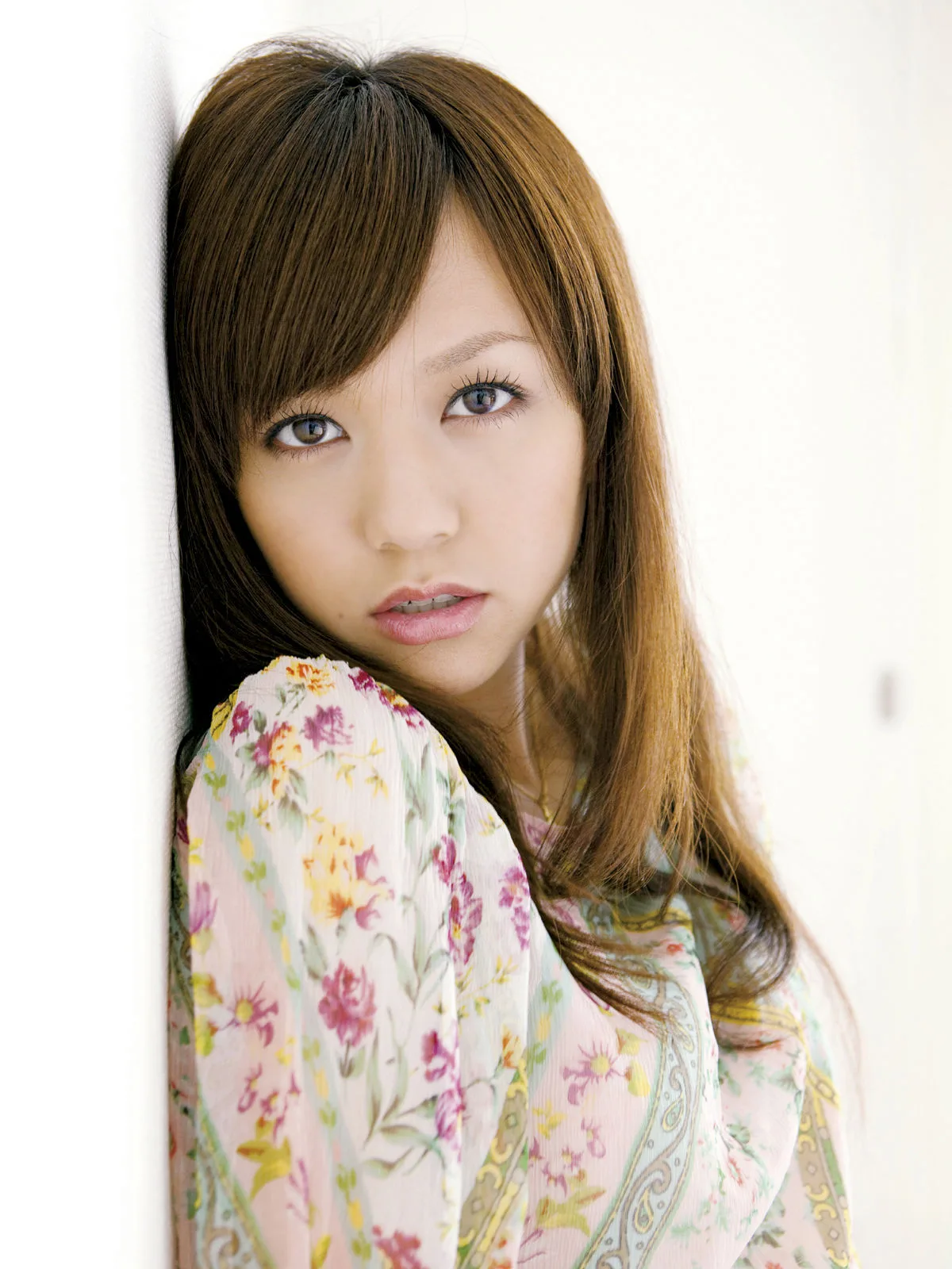 [Sabra] Album ảnh "Burning" của Kominami Yuka - 1